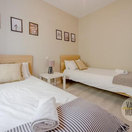 Calido Apartamento De 3 Hab En El Centro De Madrid Apartment Luaran gambar